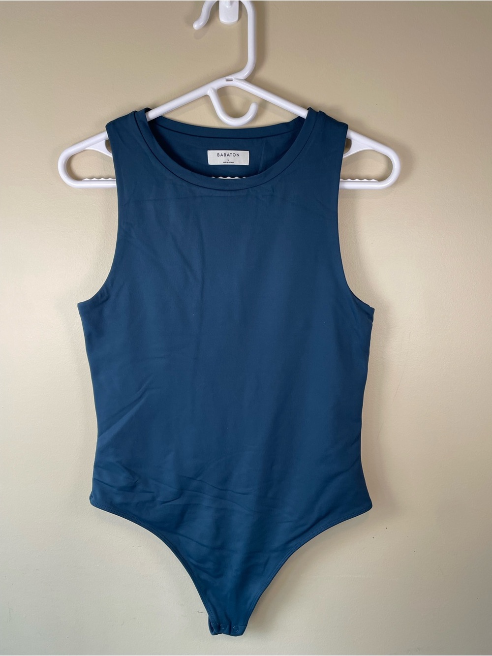 Babaton| Aritzia| Scoop Neck Long Sleeve Contour Bodysuit Sz L